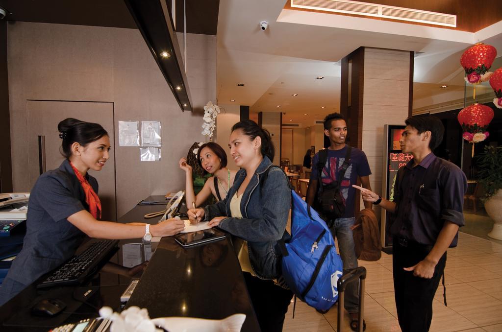 C'Haya Hotel Kota Kinabalu Exteriör bild