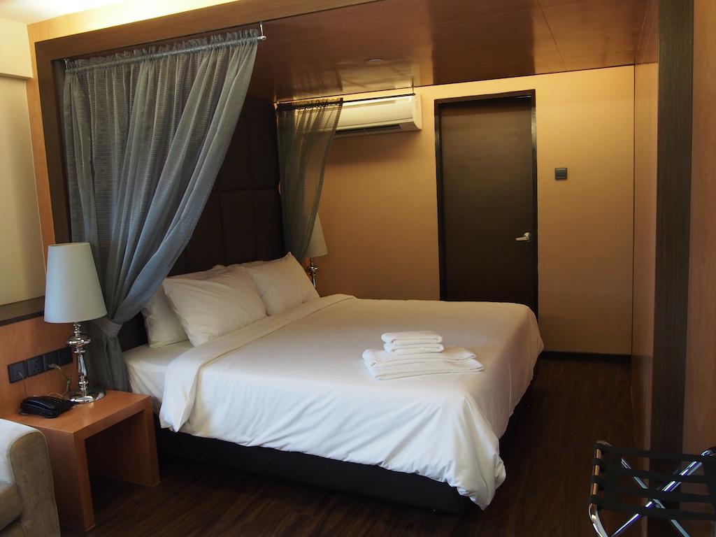 C'Haya Hotel Kota Kinabalu Exteriör bild