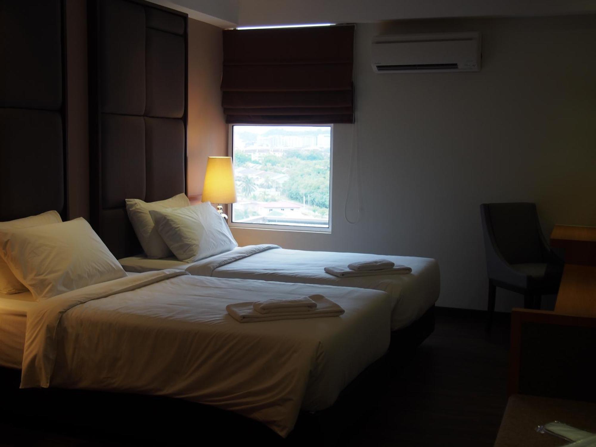 C'Haya Hotel Kota Kinabalu Rum bild