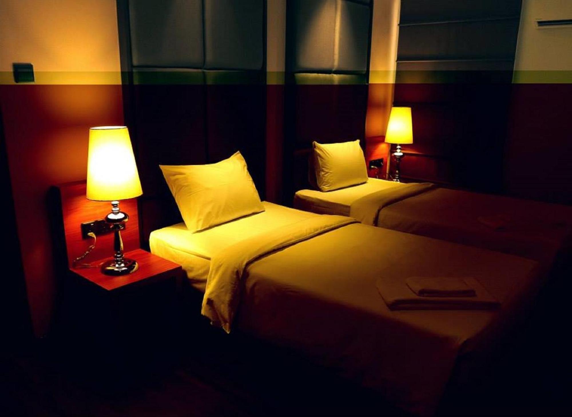 C'Haya Hotel Kota Kinabalu Rum bild