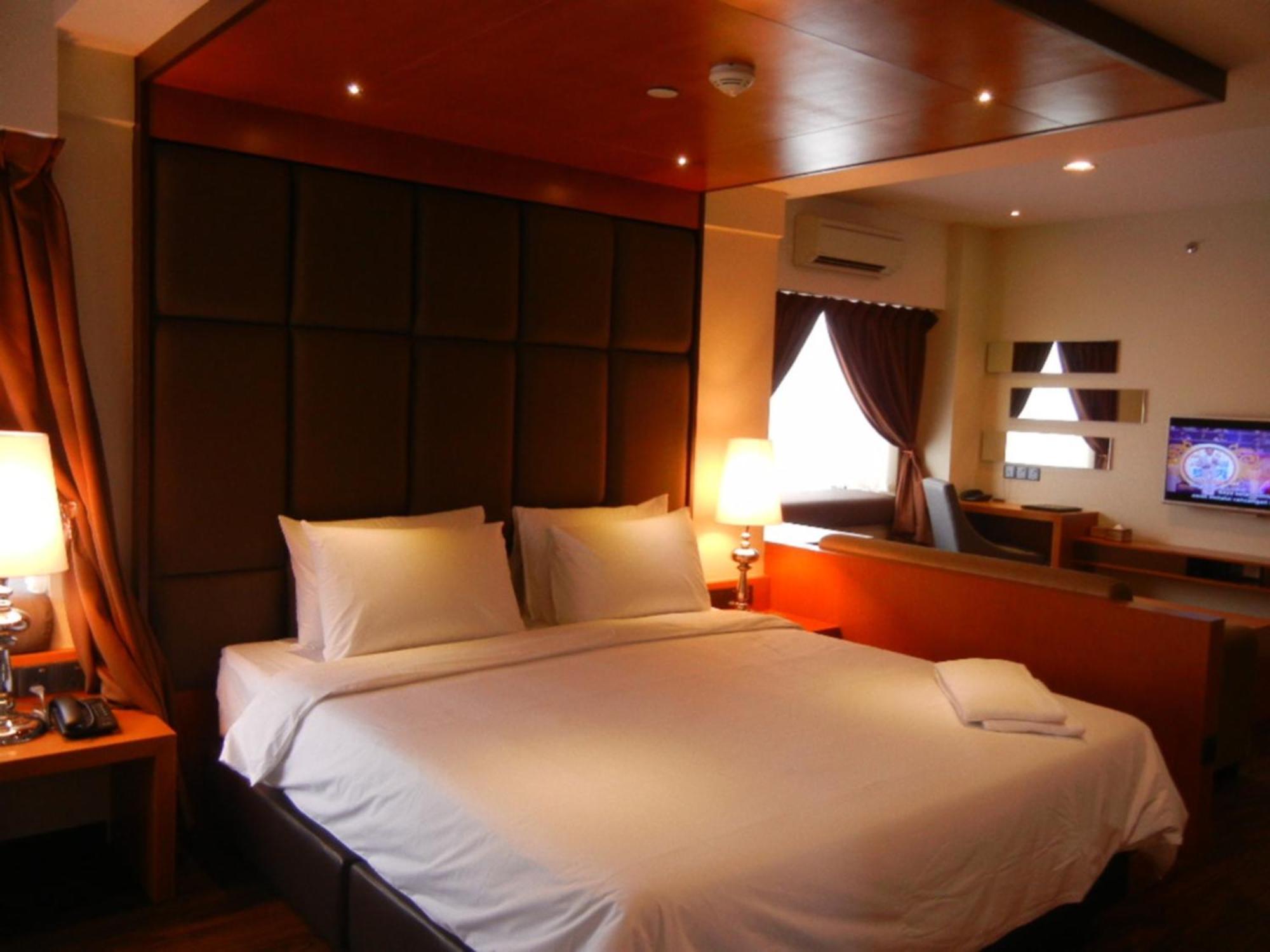 C'Haya Hotel Kota Kinabalu Exteriör bild