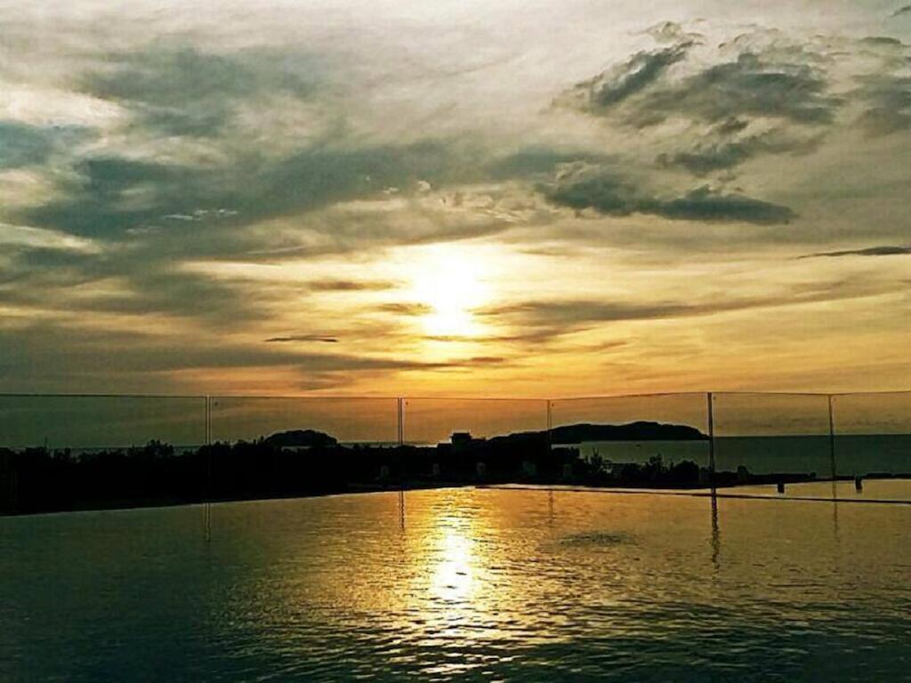 C'Haya Hotel Kota Kinabalu Exteriör bild