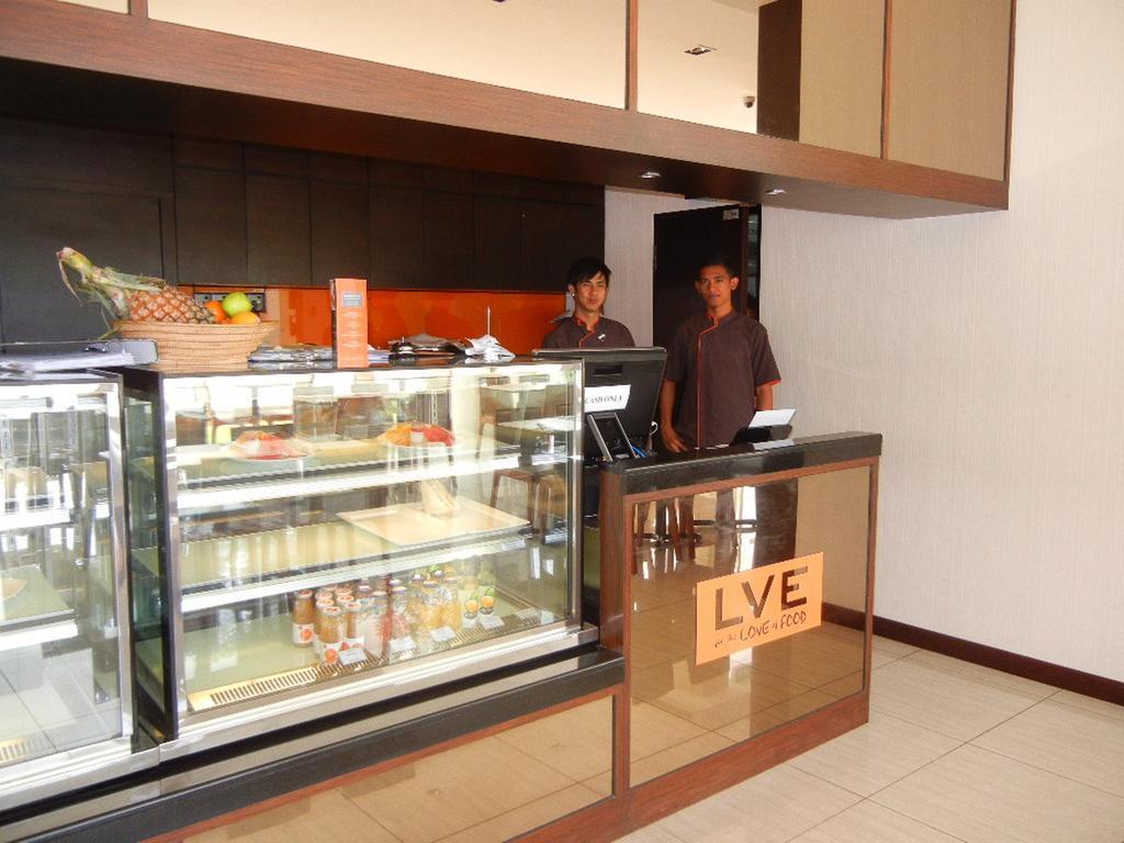 C'Haya Hotel Kota Kinabalu Exteriör bild