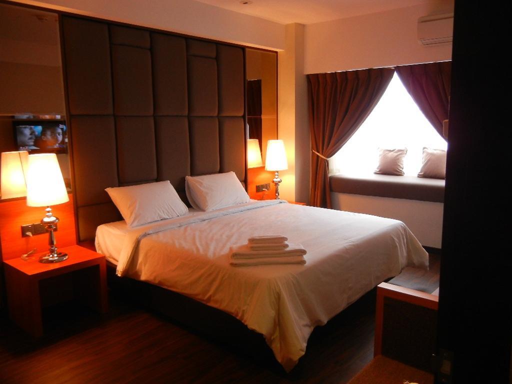 C'Haya Hotel Kota Kinabalu Exteriör bild