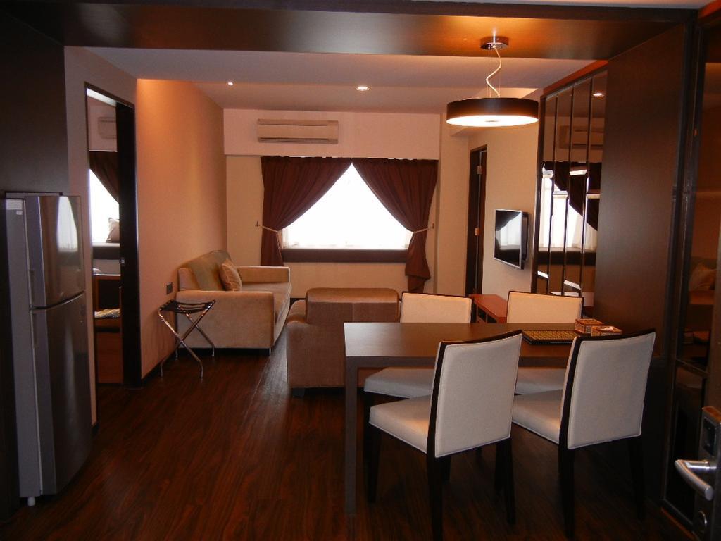 C'Haya Hotel Kota Kinabalu Exteriör bild
